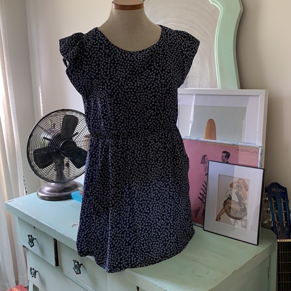 Zara Dresses & Skirts - 5/$25 Zara Basics Floral blue dress with pockets